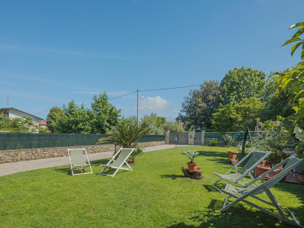 Apartment Emiliano By Interhome Marina di Massa Luaran gambar