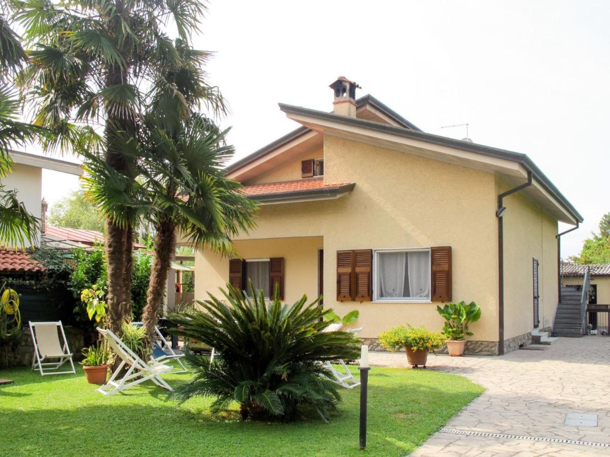 Apartment Emiliano By Interhome Marina di Massa Luaran gambar