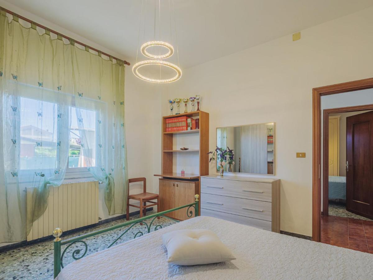 Apartment Emiliano By Interhome Marina di Massa Luaran gambar