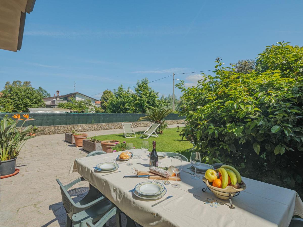 Apartment Emiliano By Interhome Marina di Massa Luaran gambar