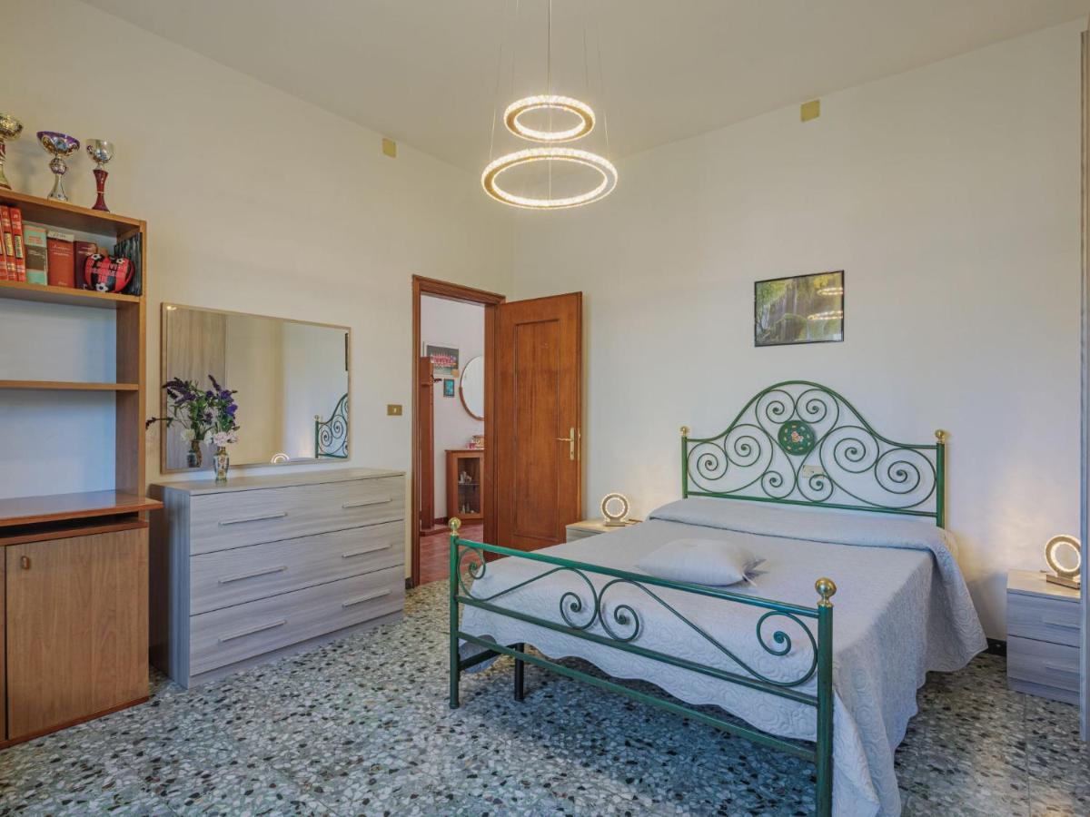 Apartment Emiliano By Interhome Marina di Massa Luaran gambar